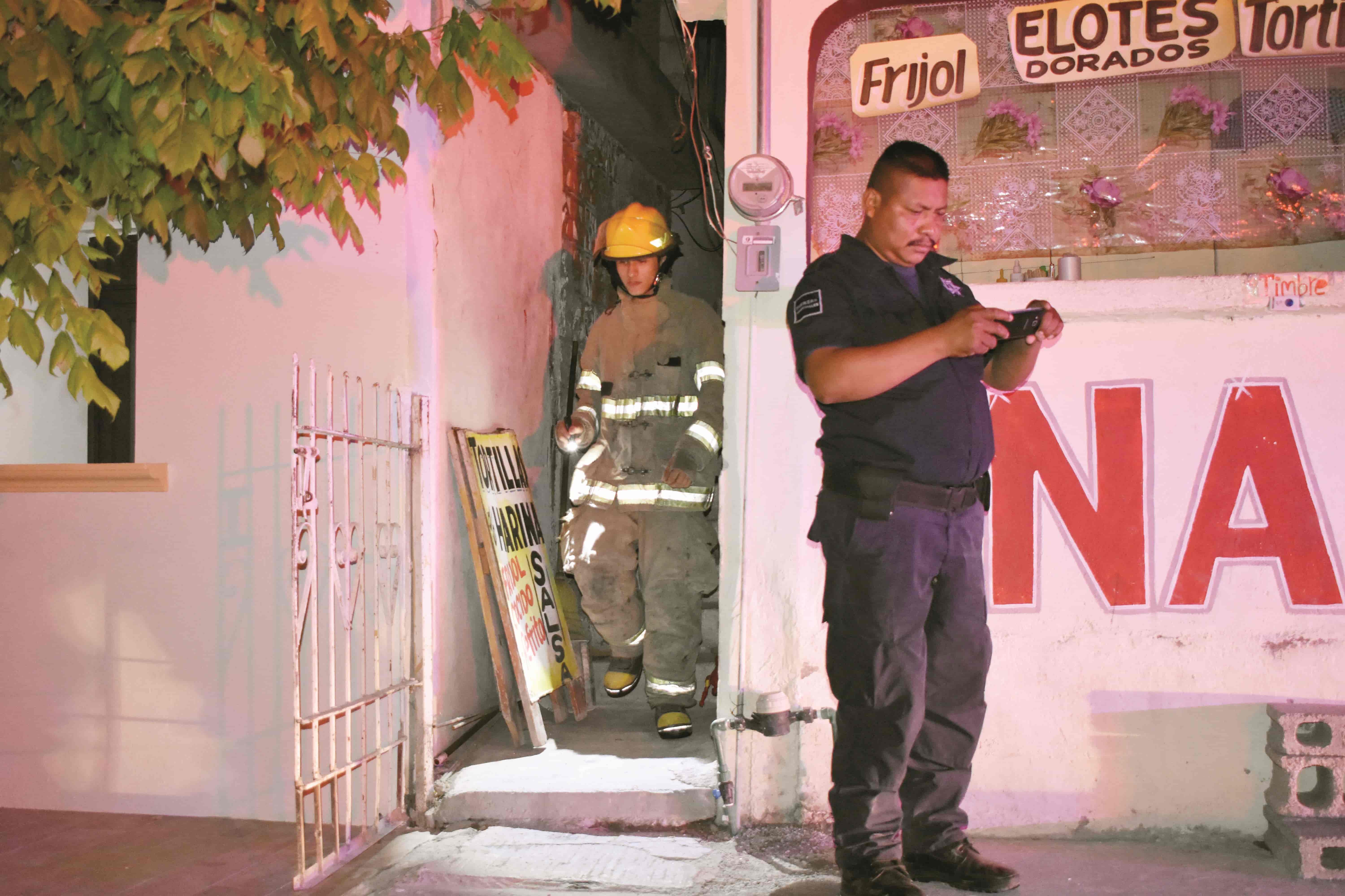 Amenazaba fuego con consumir vivienda