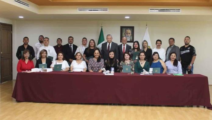 Trabajadores de Educación Coahuila Concluyen la preparatoria abierta