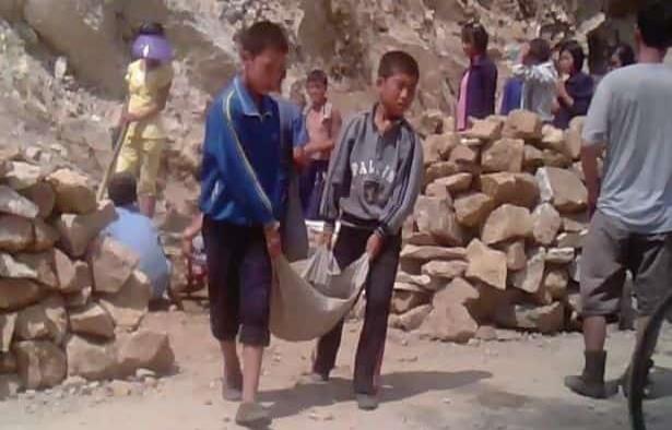Corea del Norte afirma que niños trabajando en minas es por su voluntad
