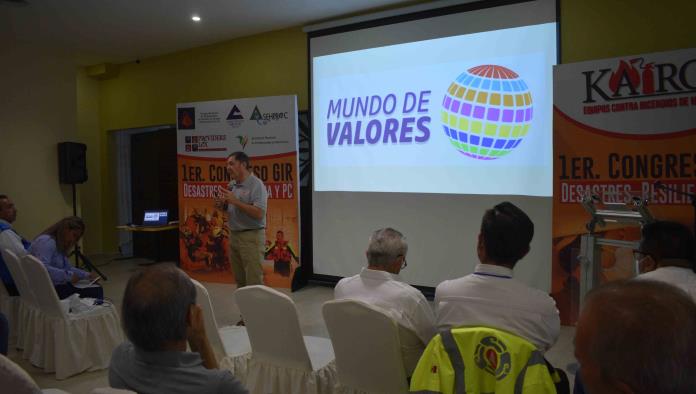 Realizan conferencia ‘Un mundo de valores’