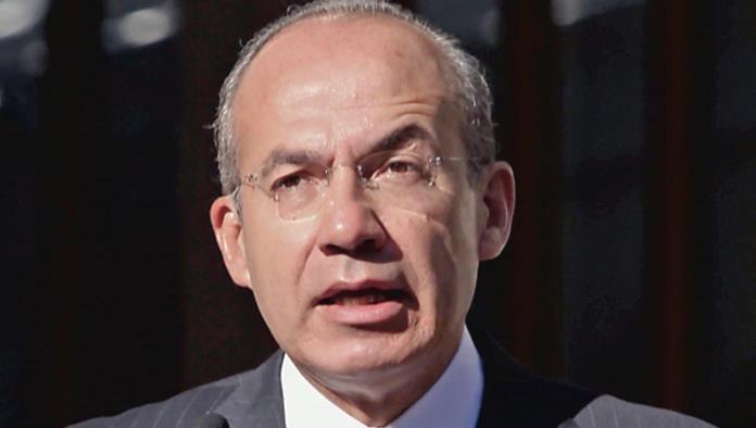 Reportan al ex presidente Felipe Calderón hospitalizado por COVID-19