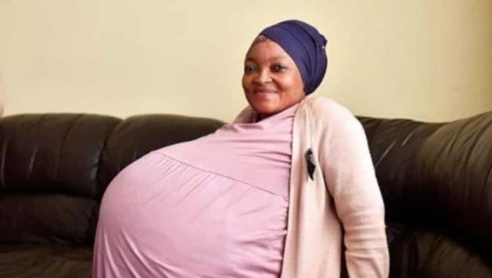 Mujer tuvo diez bebés en un solo parto; esperaba ocho