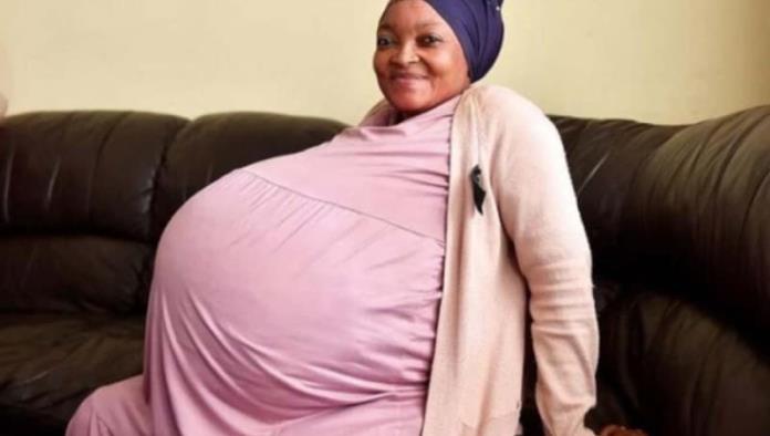 Mujer sudafricana de 37 años da a luz a 10 bebés