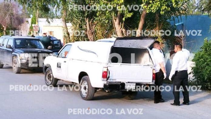 Se infarta, sufre caída y muere