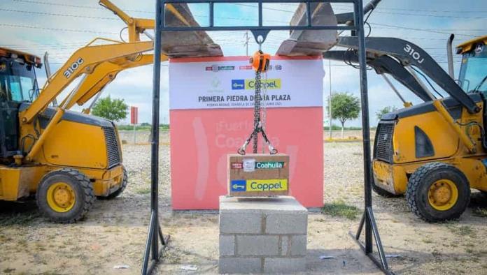 Colocan la primera piedra de la nueva plaza comercial en piedras negras  via plaza