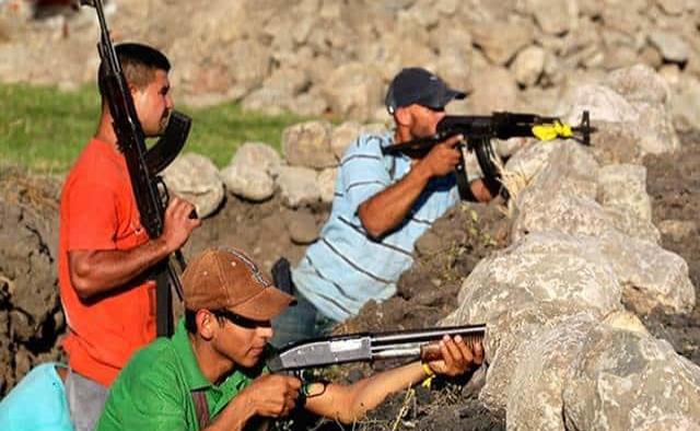 Con pistolas, rifles… ‘Pueblos Unidos’ hace frente al narco en Michoacán