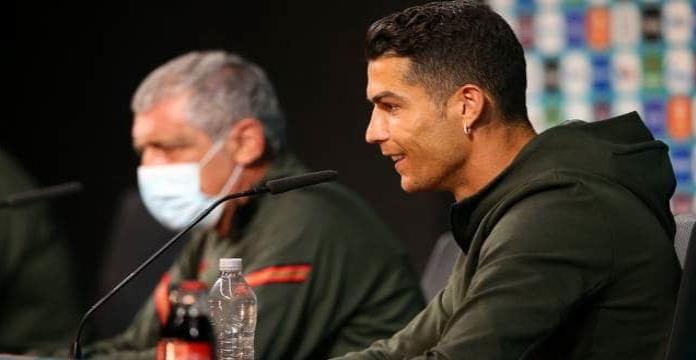 Cristiano Ronaldo le hace perder millones a Coca-Cola tras gesto en conferencia de prensa