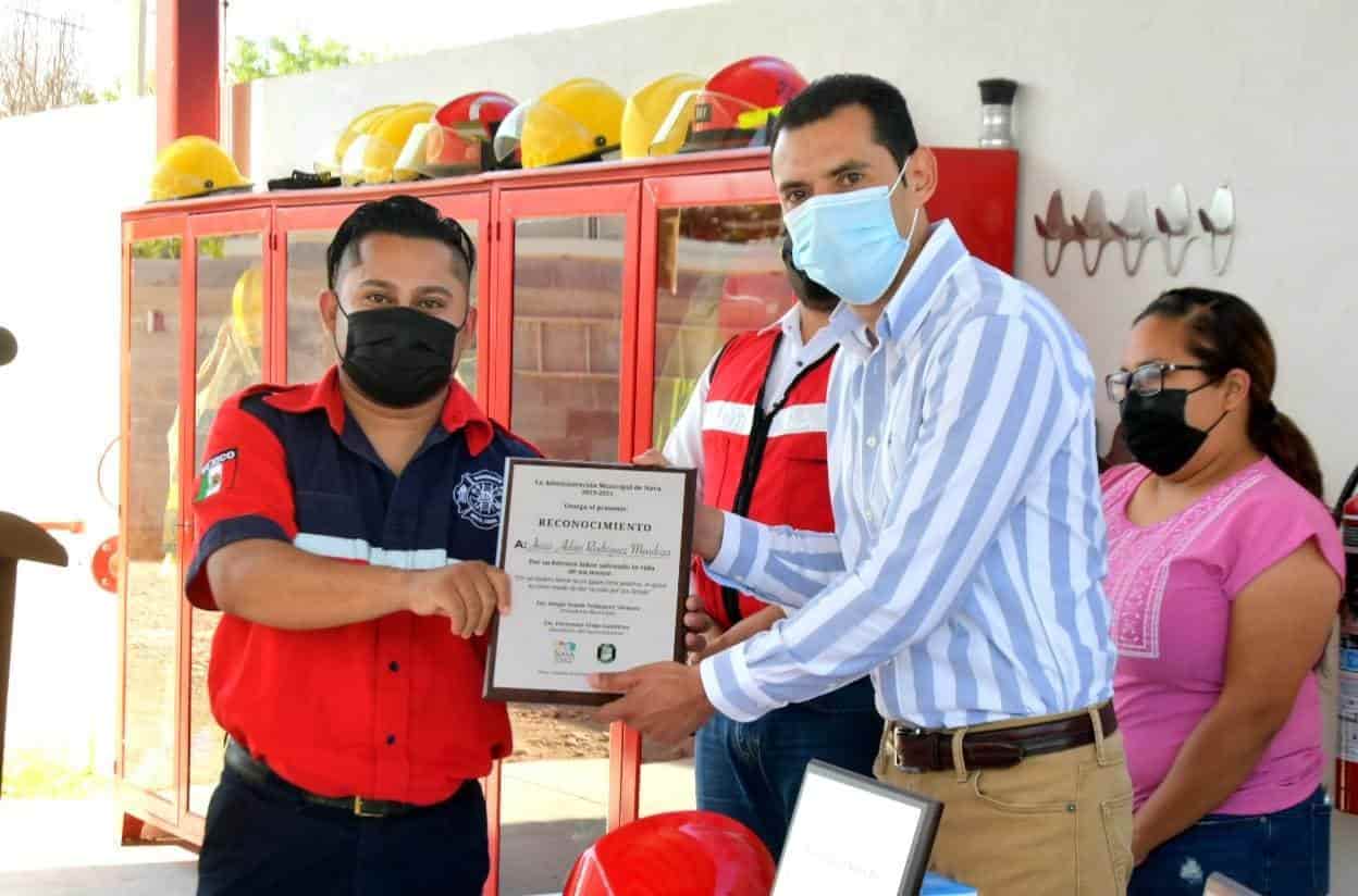 Reconoce Sergio Velázquez a bomberos por su labor