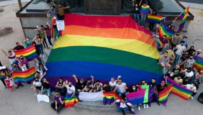 PES denuncia a su gestor en redes por mensajes a favor de colectivo LGBT