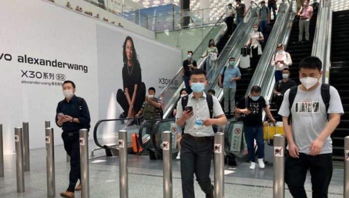 Aeropuerto de China cancela vuelos tras detectar caso de variante Delta