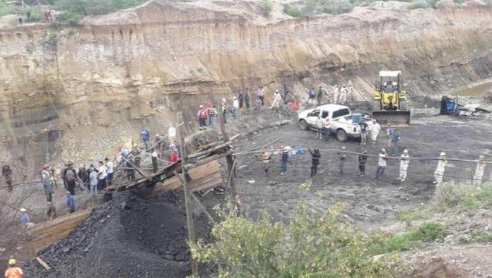 Denuncian familiares de mineros