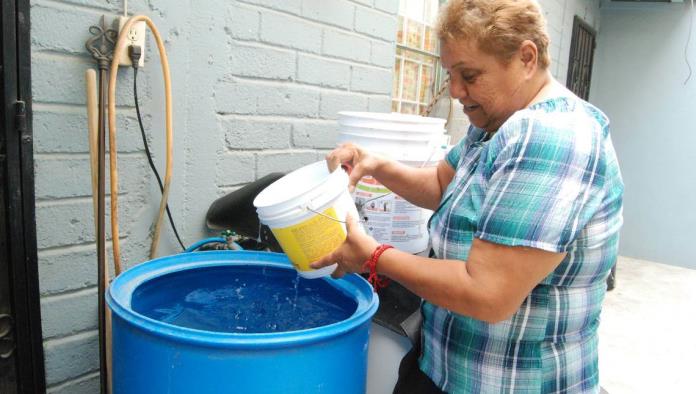 Fuga deja sin agua al sur de Monclova