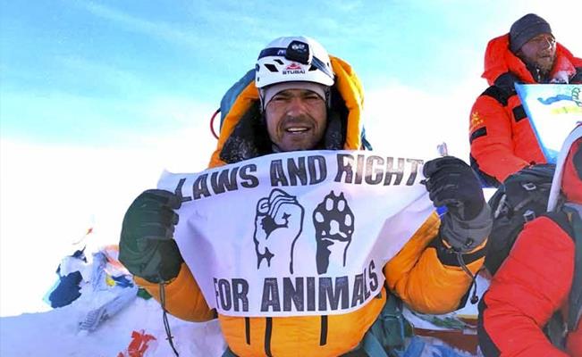 Zacatecano y su conquista del Everest, la cima más alta del mundo