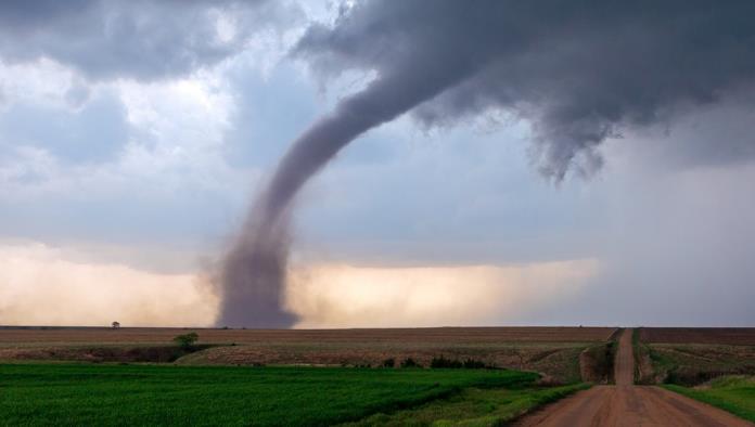 Tornado destruye varios poblados en la República Checa