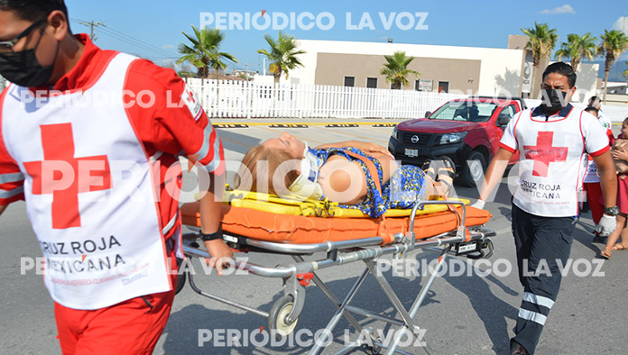 Herida mujer en fuerte choque