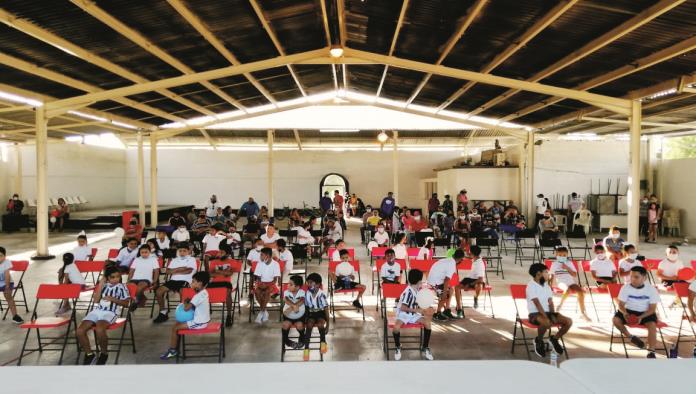 Inauguran Escuela de futbol soccer