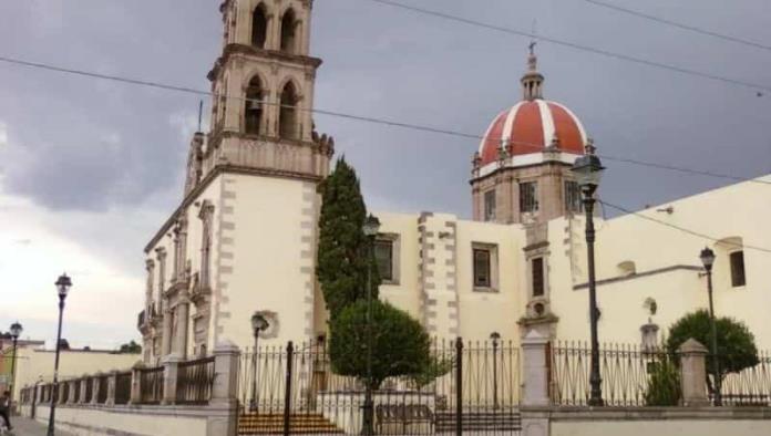 Atacan iglesia en Durango con bombas molotov