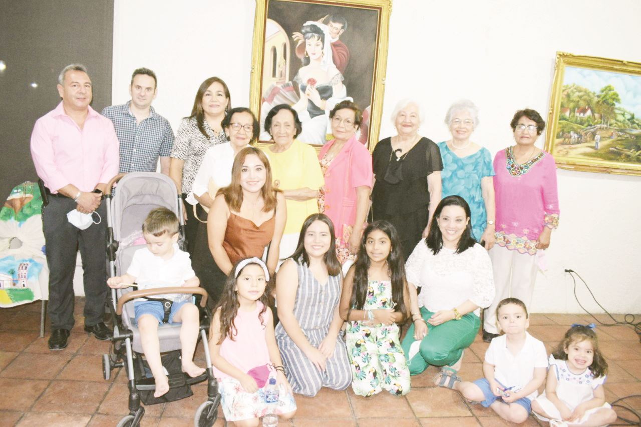 Rinde San Buena homenaje a Oscar Falcón Sánchez, destacado pintor