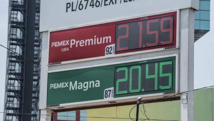 Temen suba gasolina a 25 pesos