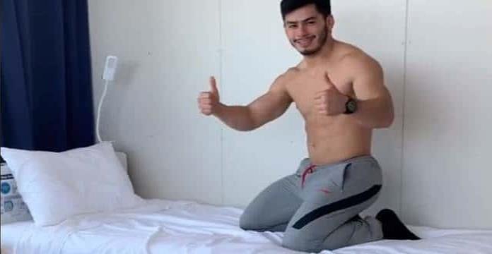 Jorge Cárdenas, atleta mexicano, prueba camas antisexo de los Juegos Olímpicos