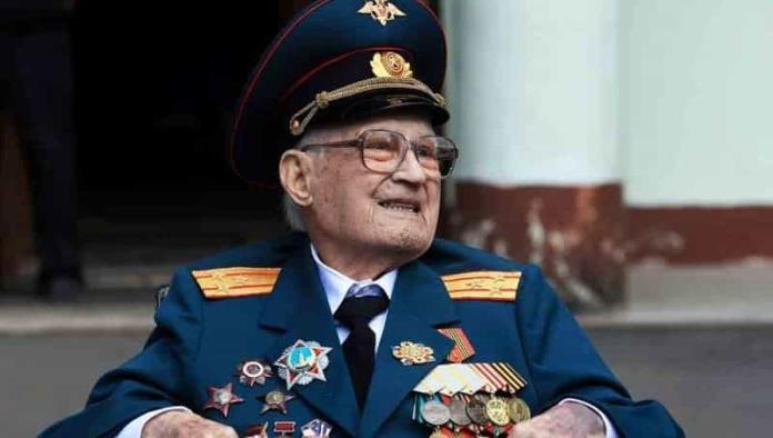 A sus 102 años veterano Ruso vence al Covid-19