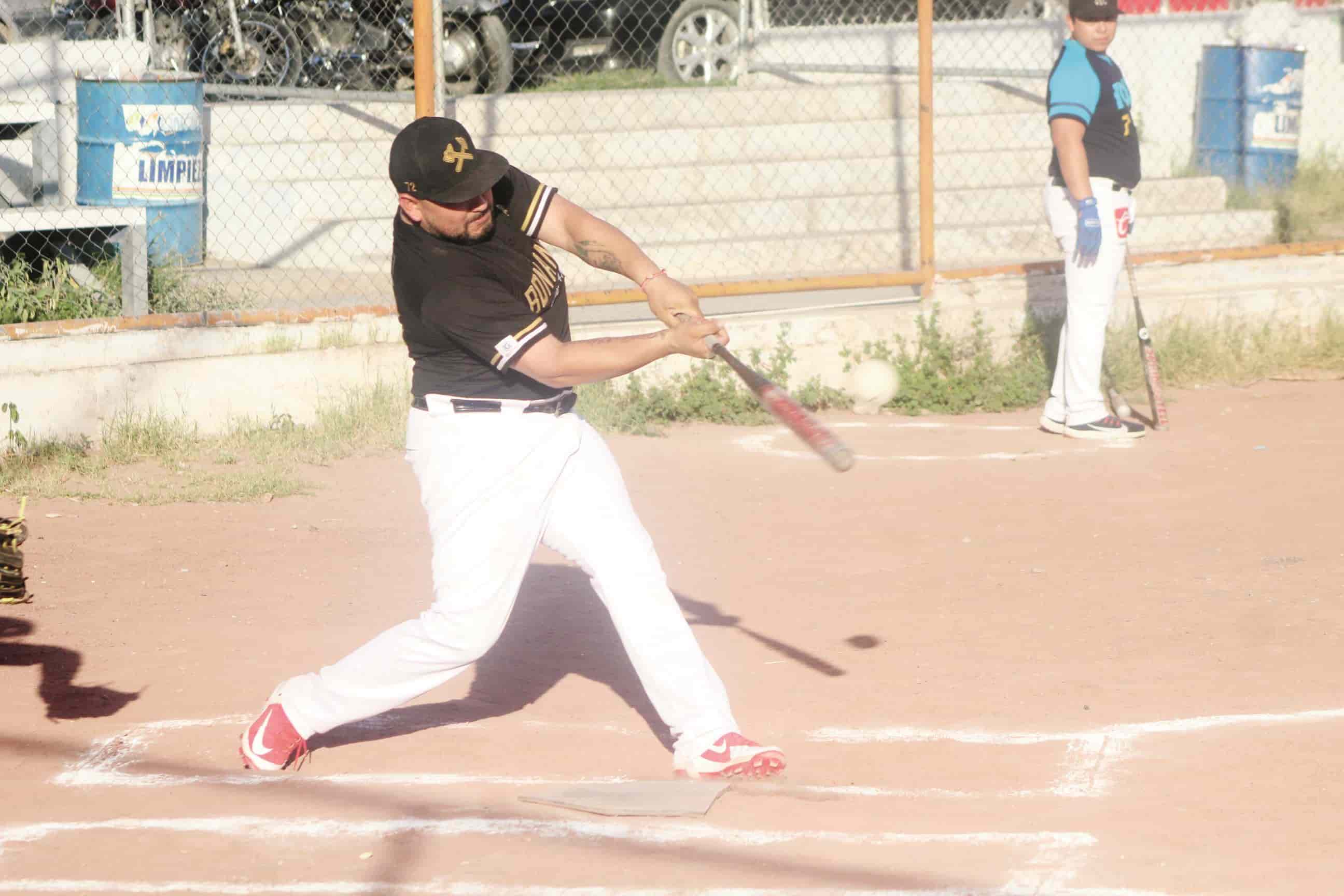 Uriel Gilberto Mena Estrada, amor y pasión por el beisbol