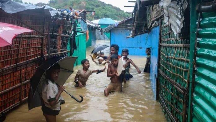 Diluvio destruye campamento de refugiaos en Bangladesh