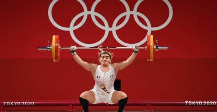 Aremi Fuentes obtiene medalla de bronce en halterofilia de los Juegos Olímpicos de Tokio