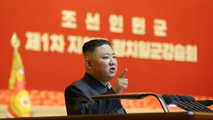 Kim Jong-Un aparece con misteriosa mancha en la cabeza