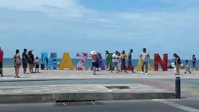 Se contagian tres jóvenes en Mazatlán