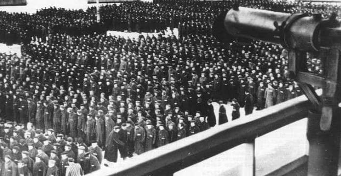 Guardia nazi, de 100 años, irá a juicio por asesinato de judios