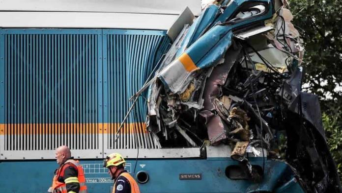 Chocan trenes en Chequia, 3 muertos y 38 heridos