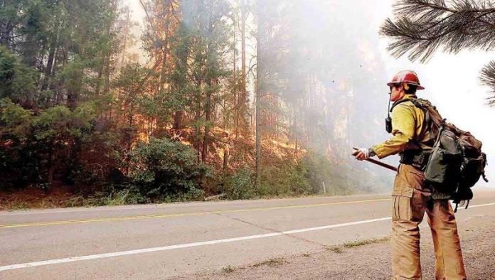 California se enfrenta a unos de los peores incendios de su historia