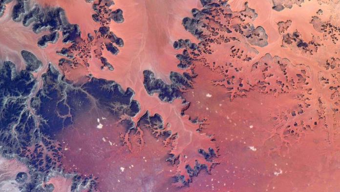 ¡No es Marte es el Sahara!; Astronauta comprarte increíbles fotos
