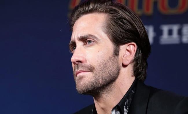 Jake Gyllenhaal ya no se baña con frecuencia, considera que no es necesario