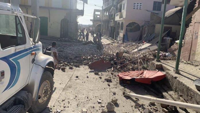 Fuerte sismo de 7.2 sacude Haití; Hay alerta de tsunami