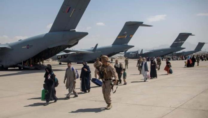 Talibán amenaza a EE.UU.; Advierte consecuencias si retrasan su retirada