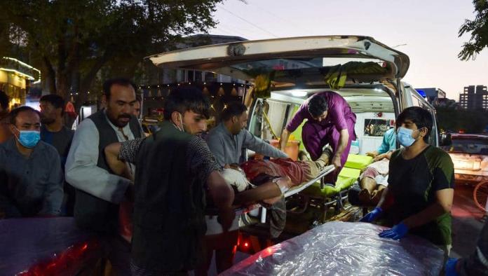 Estado Islámico se atribuye explosiones en Kabul