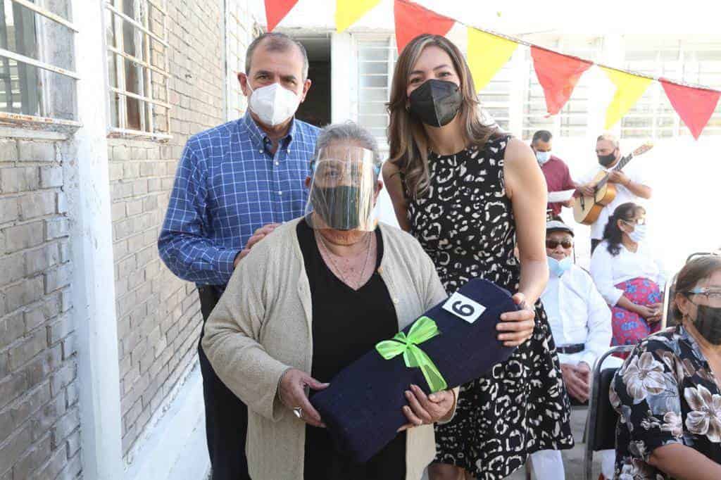 DIF Coahuila festeja a abuelitos de Centros Asistenciales