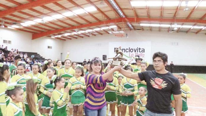 21 años cumple Eva Riojas con su Escuela de Porristas y Baile Escorpiones Monclova