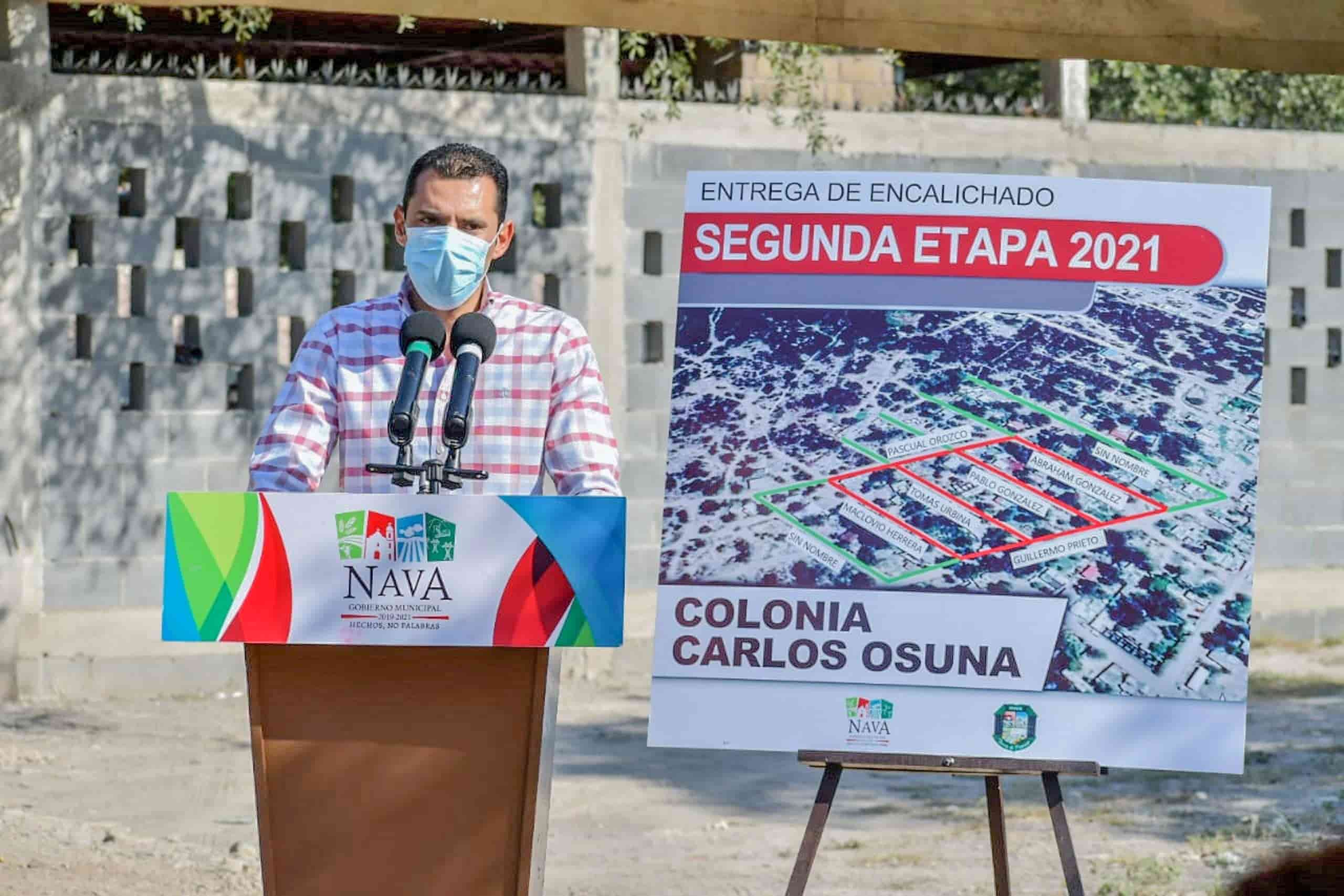 Entrega alcalde calles rehabilitadas en Nava 