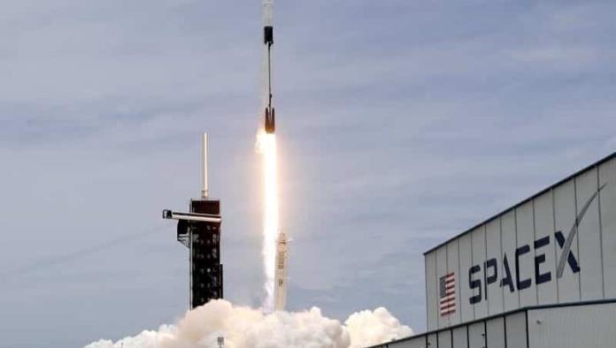 SpaceX para lanzar su misión de turismo espacial