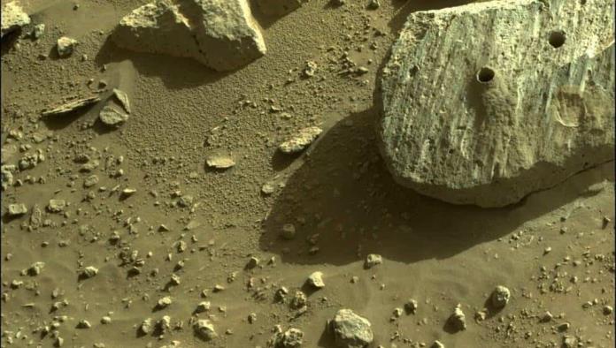 Nueva roca volcánica de Marte revelaría la posible existencia de vida en ese planeta