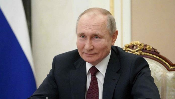 “Espero que la Sputnik V muestre su protección”; Putin está aislado