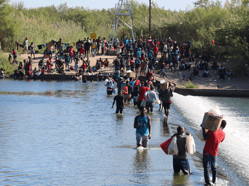 ‘Invasión’ haitiana en cruce fronterizo  Acuña-Del Río