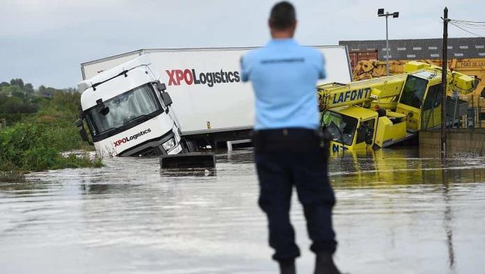 Francia bajo el agua; Inundaciones repentinas convirtieron carreteras en ríos