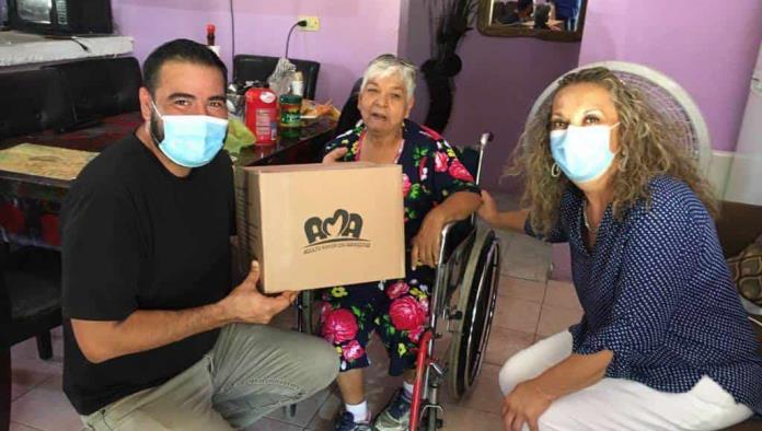 Entrega DIF Coahuila apoyos alimentarios a  adultos mayores de Allende