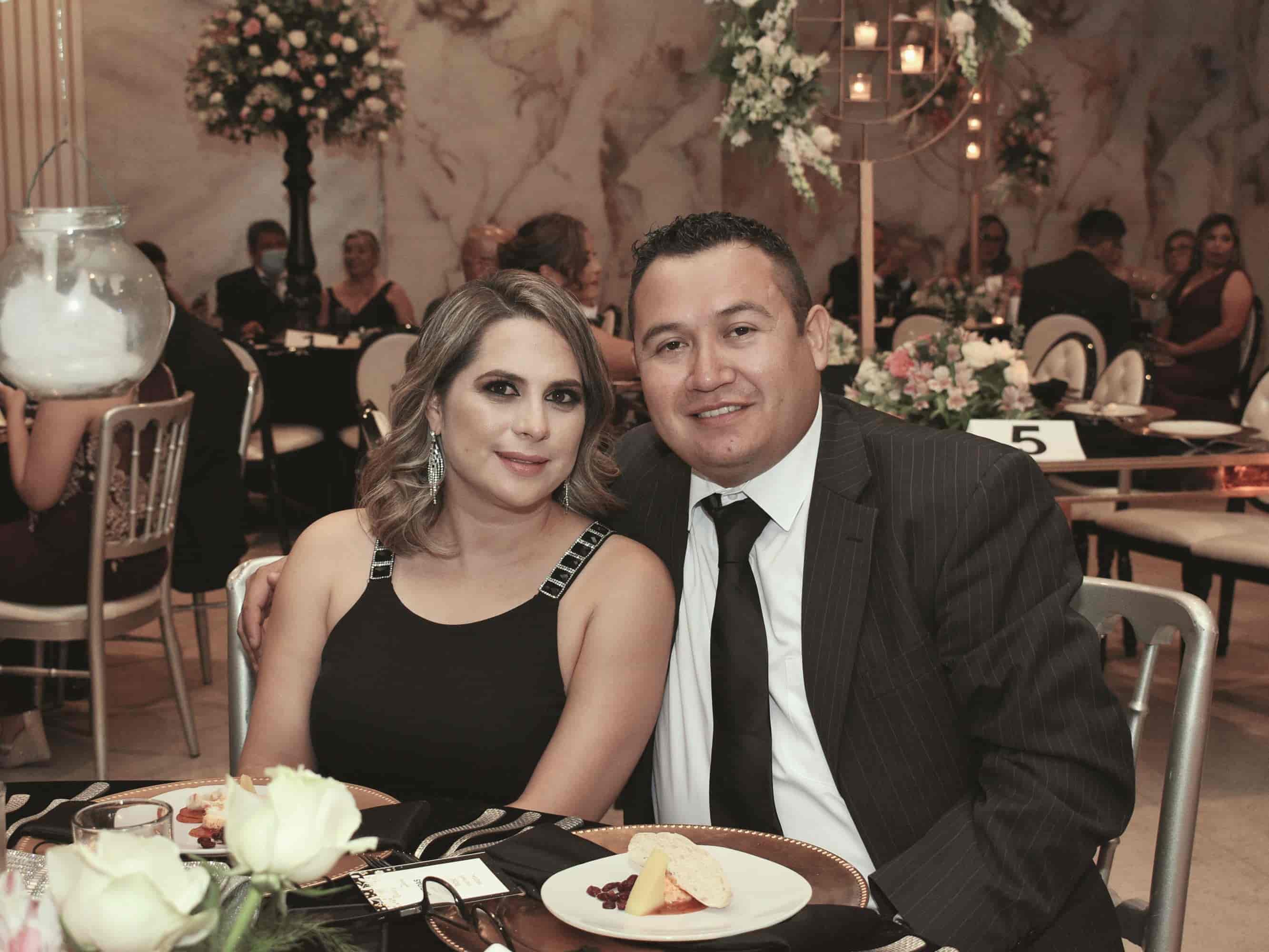 Yaraví y Carlos, marido y mujer