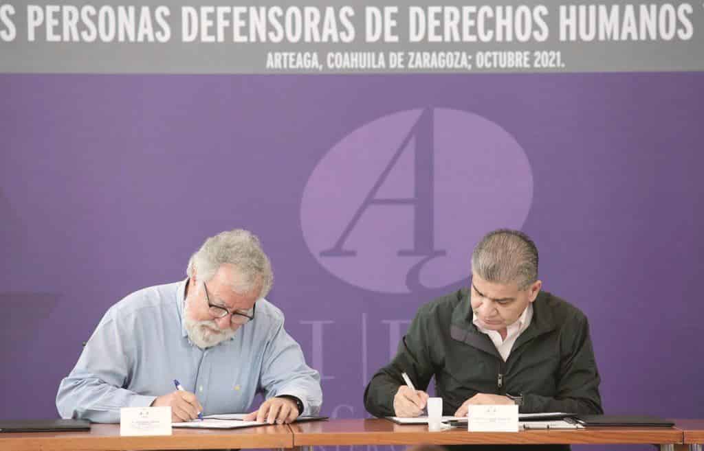 Firma Coahuila protección a periodistas