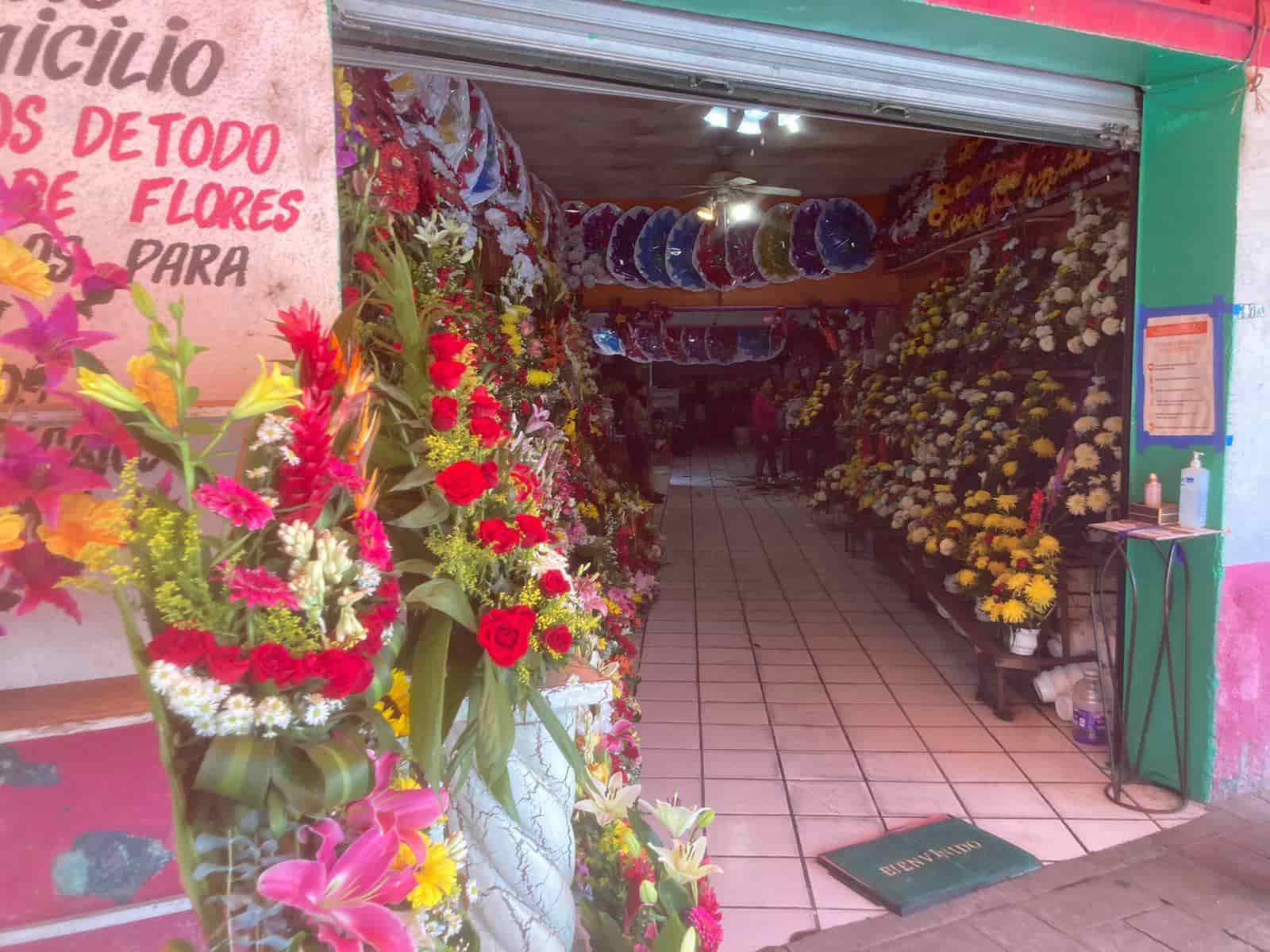 Registran floristas locales recuperación comercial por reactivación social